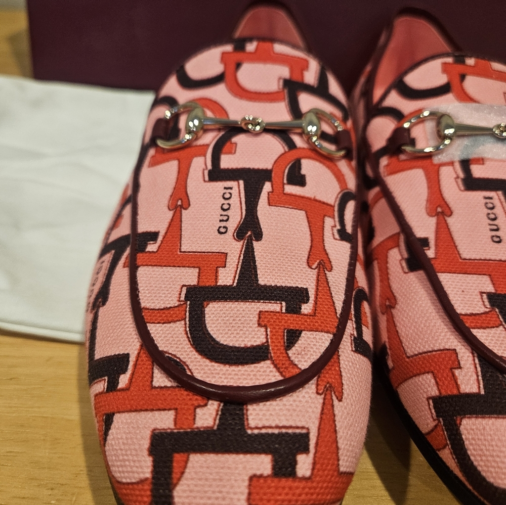Gucci Pink & Red Horsebit Pattern Loafers - Picture 3 of 10